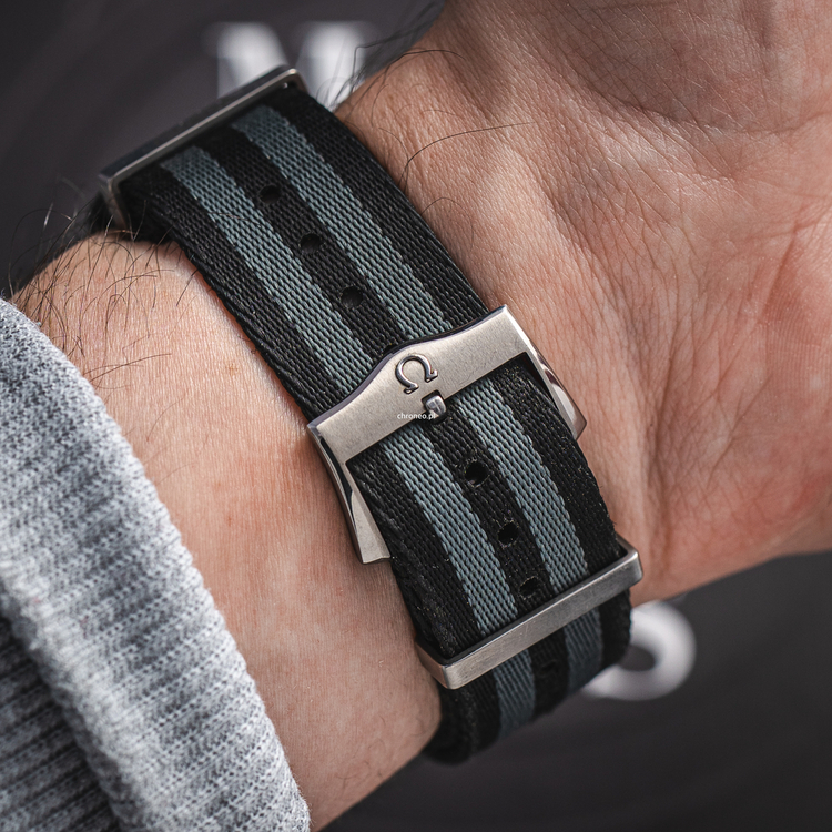 Seamaster 300 Ceramic-04.jpg