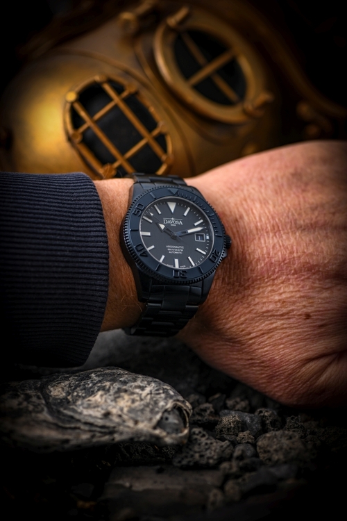 DAVOSA_16154040_lifestyle_watchdavid_02d.thumb.jpg.2e748adb6a99ffca3ced1b8768100667.jpg