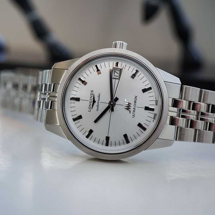 2025-Longines-Ultra-Chron-Classic-1967-re-edition-high-frequency-37mm-40mm-review-8.thumb.jpg.d793111bd5e9800b69a9f0d41edecfe5.jpg