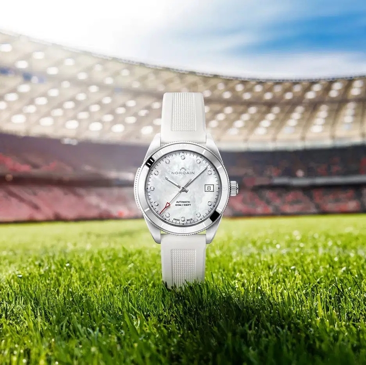 norqain-adventure-sport-37-swiss-football-national-team-limited-edition-n180008s03r01-2.jpg