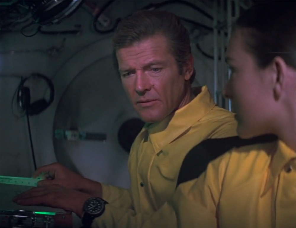 ga086-seiko-7549-7009-golden-tuna-james-bond-roger-moore-fyeo-1.thumb.jpg.fc72521bec2cd94fd6ea09974f3fd942.jpg