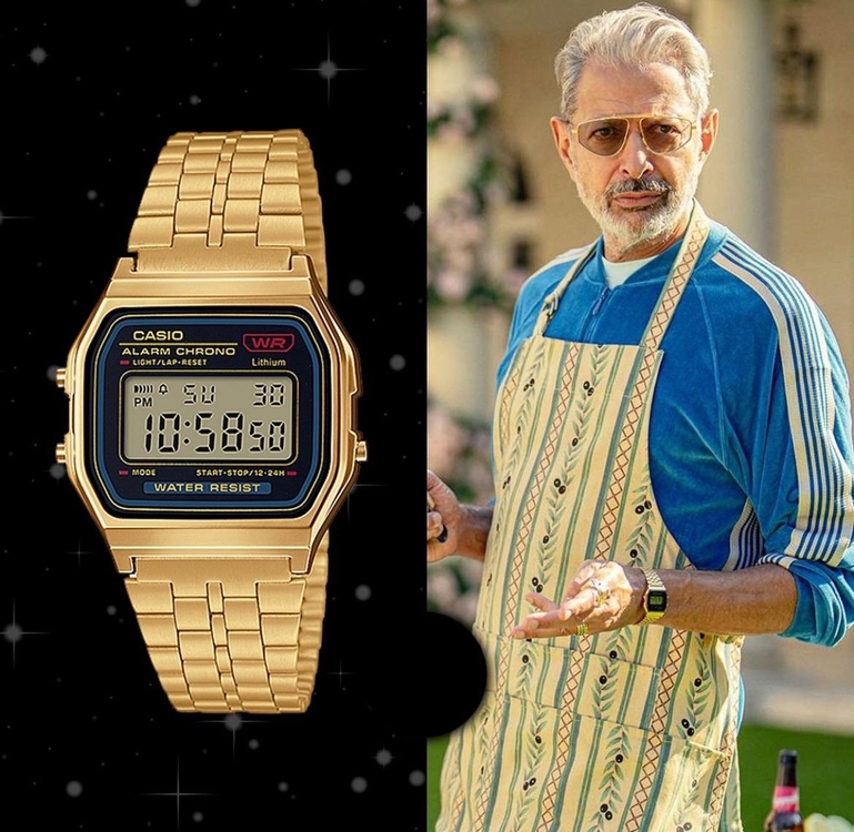 jeff-goldblum-as-zeus-in-netflix-show-kaos-casio-plays-a-v0-ajioy91109md1.jpg
