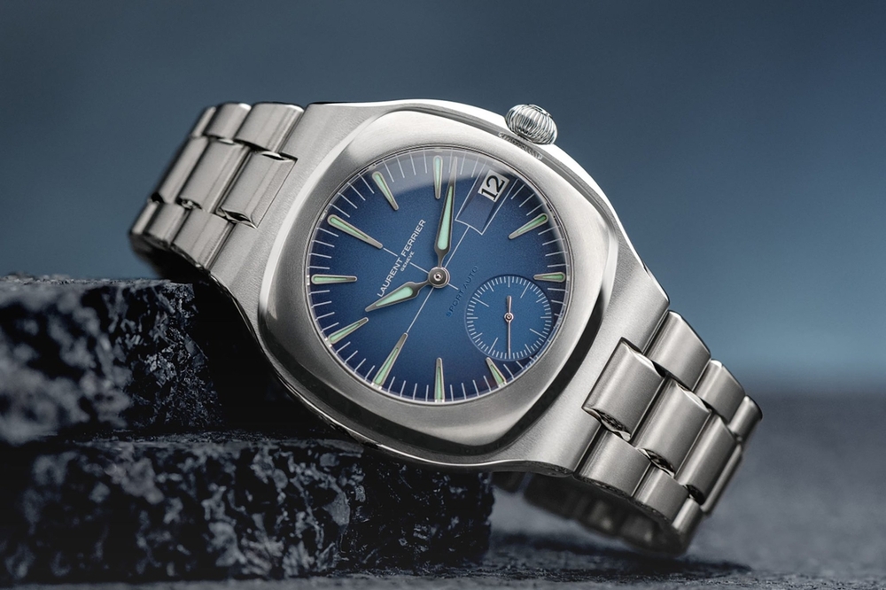 Laurent-Ferrier-Sport-Auto-Blue-Dial-Grad-5-Titanium-Case-2048x1366.thumb.jpg.750c18857b0f268ebb162b29e9912df1.jpg