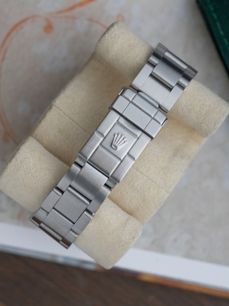 Bransoleta sygnowana marką