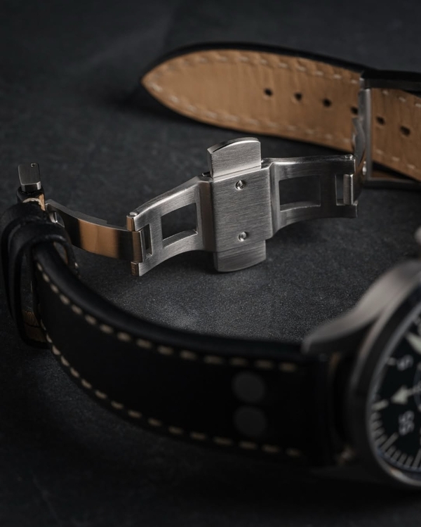 A highly requested addition – now available. ✨The new Laco folding clasp has finally arrived. Mo(2).jpg