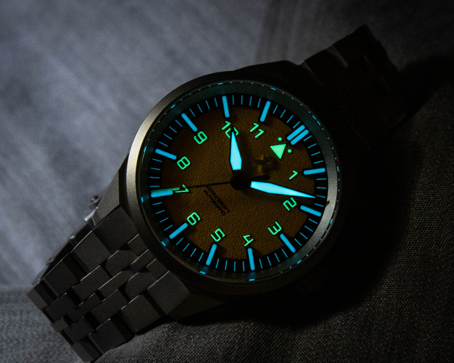 RZE-Resolute-Type-A-Pilots-Watch-13.thumb.jpg.52866678de3afb20caa7de9777664c7b.jpg
