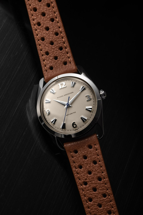 antarctic-35-mm-eggshell-white-luminova-574571_1080x.jpg