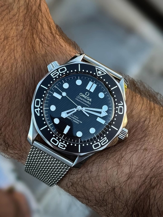 I’m 10000_ a bracelet strap guy, so when I bought this seamaster on rubber and banked on using .jpg