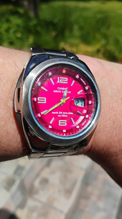 Casio Ceptor Red 2.jpg