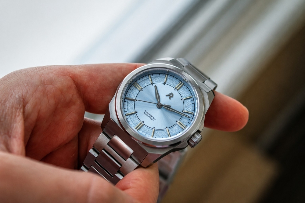 Res36blue02.thumb.jpeg.36b64cead389ecc73b135178da03803e.jpeg