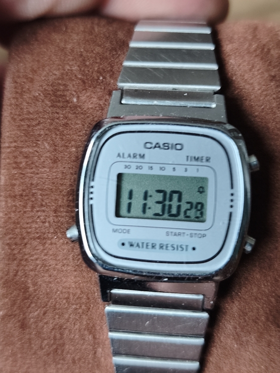 59 CASIOLA-670WAE-7EF.jpg