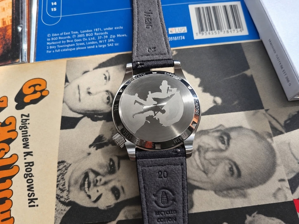 xz7.thumb.jpg.c03705af2210a5089c612aa630d178a9.jpg